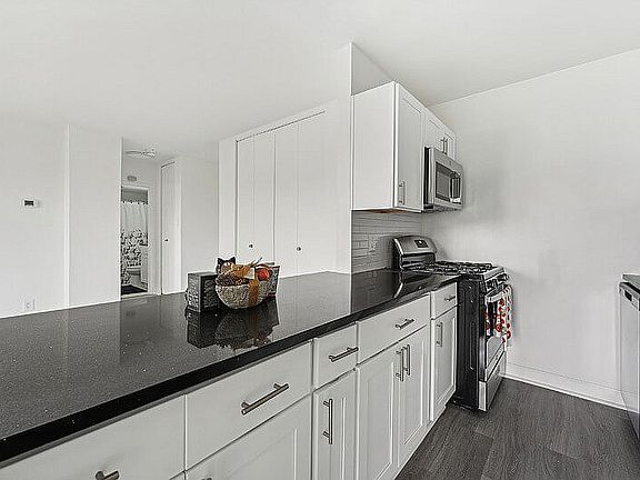 Updated Kitchen Ashlawn at Southern Towers