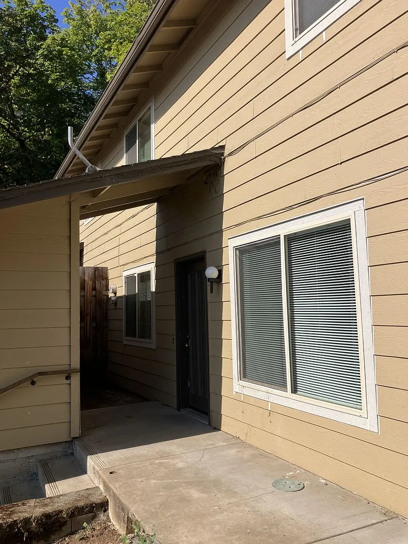 Updated Duplex in West Salem — Photo 3