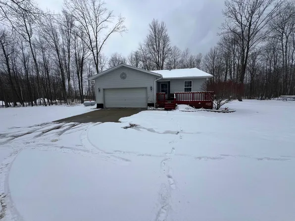 745 Wolverine Dr, Gladwin, MI 48624