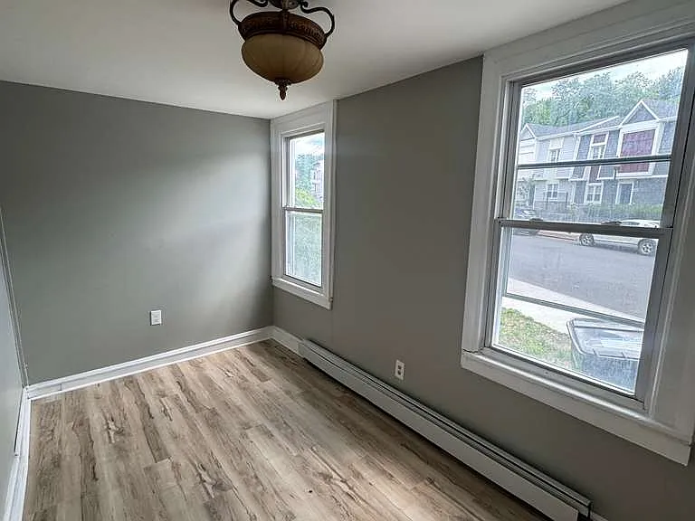 305 Jackson St #1 — Photo 16