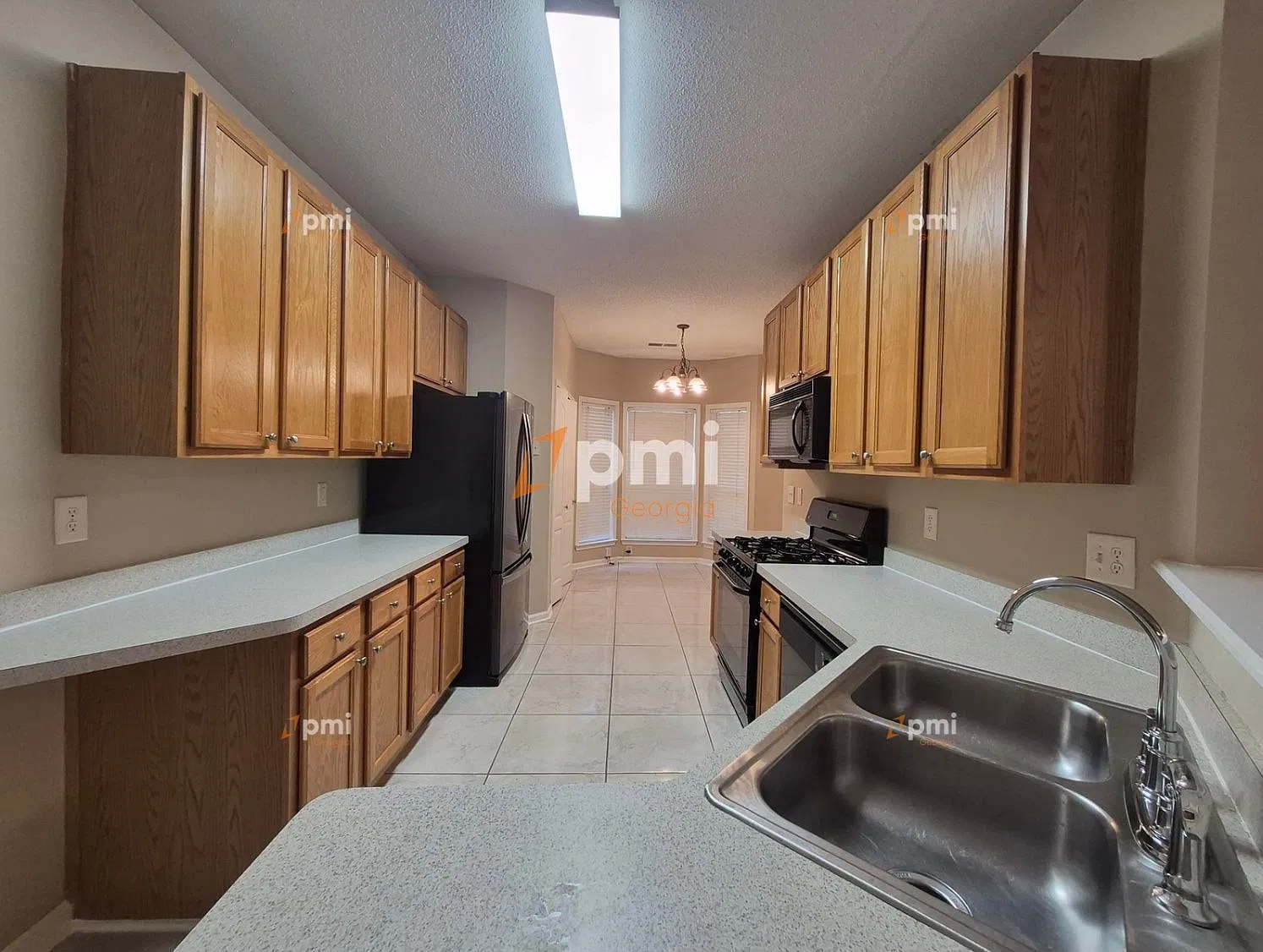 3 bed, 2.5 bath, 1552 sqft, $1,795 — Photo 2