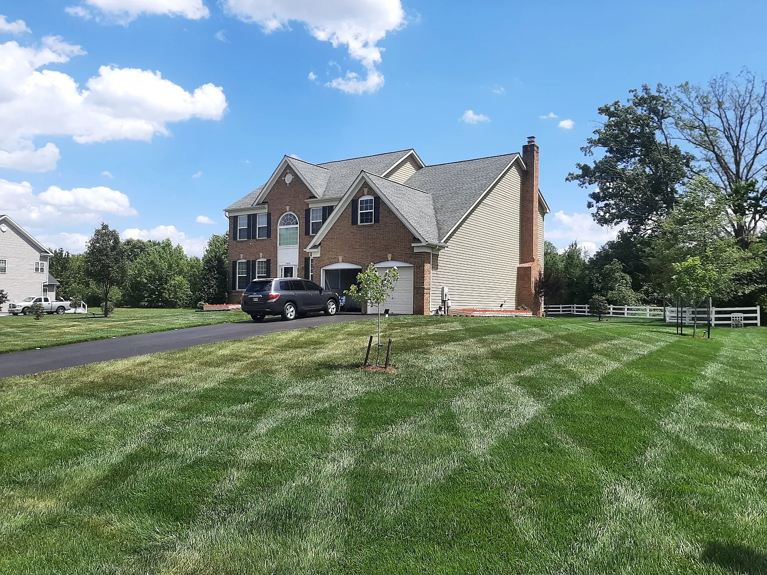 5 bed, 3.5 bath, 3328 sqft, $3,900 — Photo 2