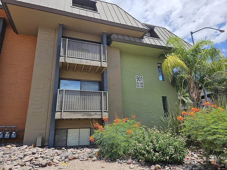 901 N Euclid Ave #201 — Photo 6