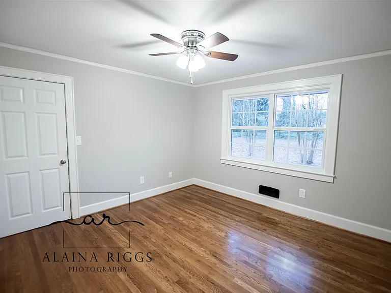 126 Vanderbilt Cir — Photo 21