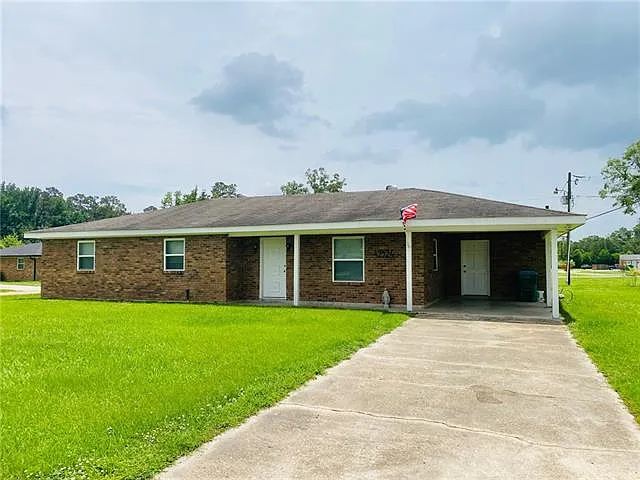 3 bed, 2.0 bath, 1603 sqft, $1,600 — Photo 1