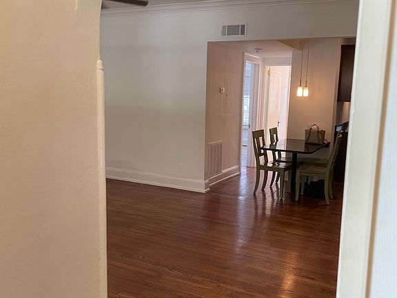 4th image of 22 Collier Rd NW APT 2