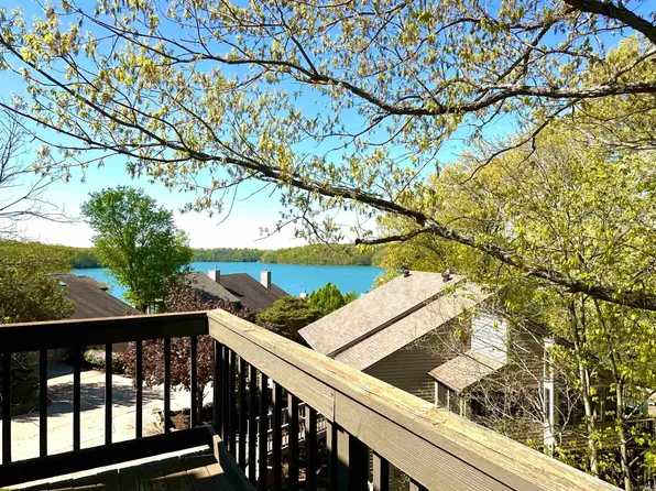 1831 E Waters Edge Dr #90, Bloomington, IN 47401