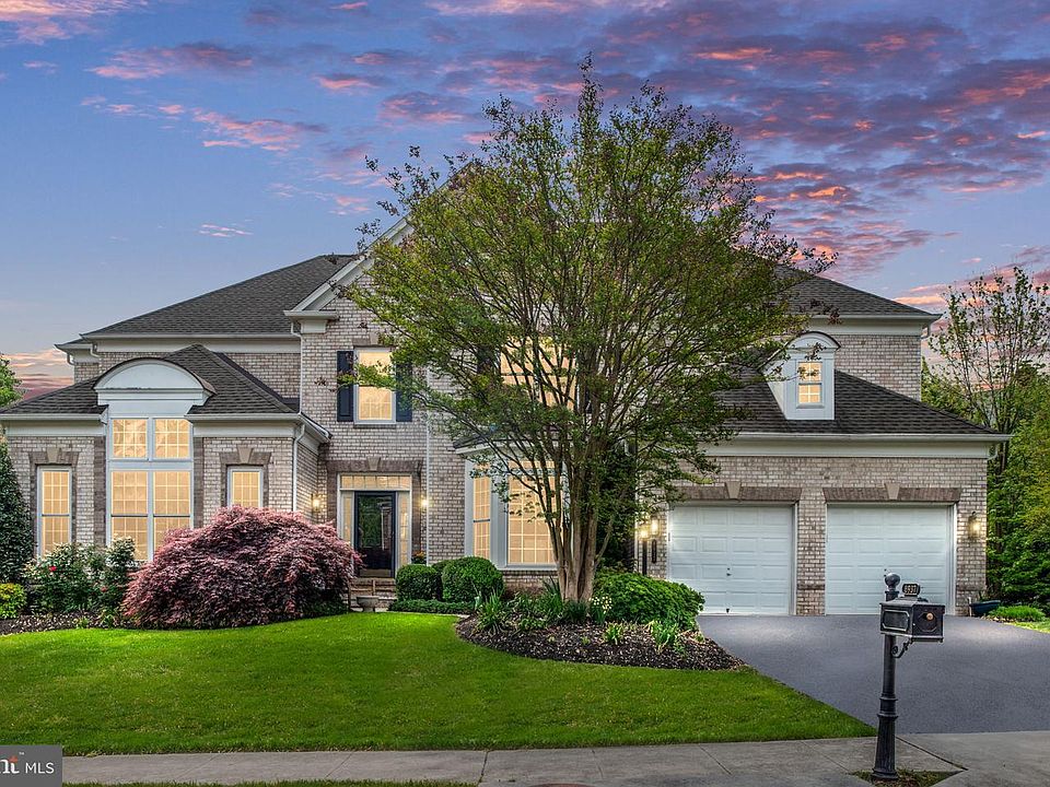 1st image of 8937 Rhododendron Cir