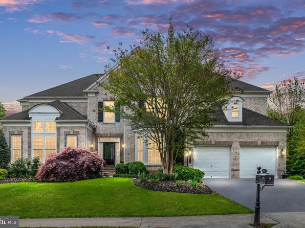 8937 Rhododendron Cir, Lorton, VA 22079