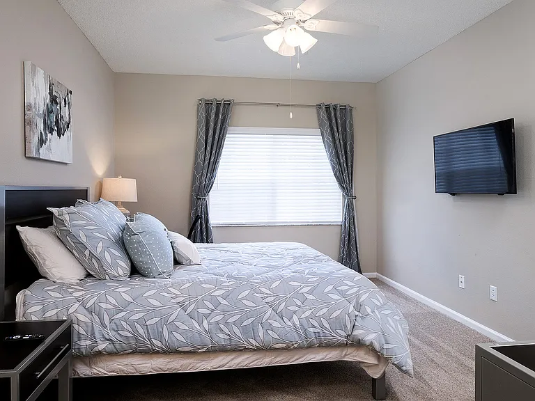Lake Crossing Apartments — Photo 20