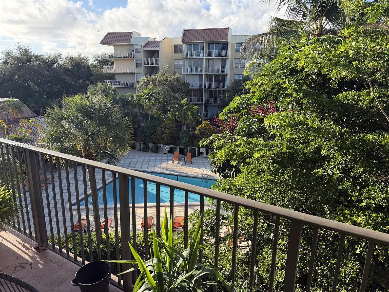 Briarwinds Condominium — Photo 4