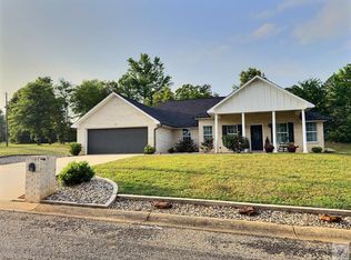 703 Willow Oak Dr, Atlanta, TX 75551