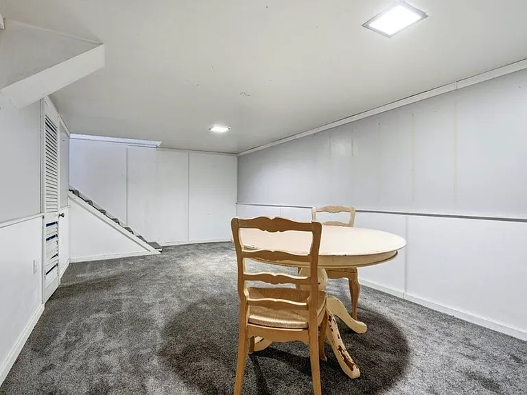 811 W College Ave — Photo 11