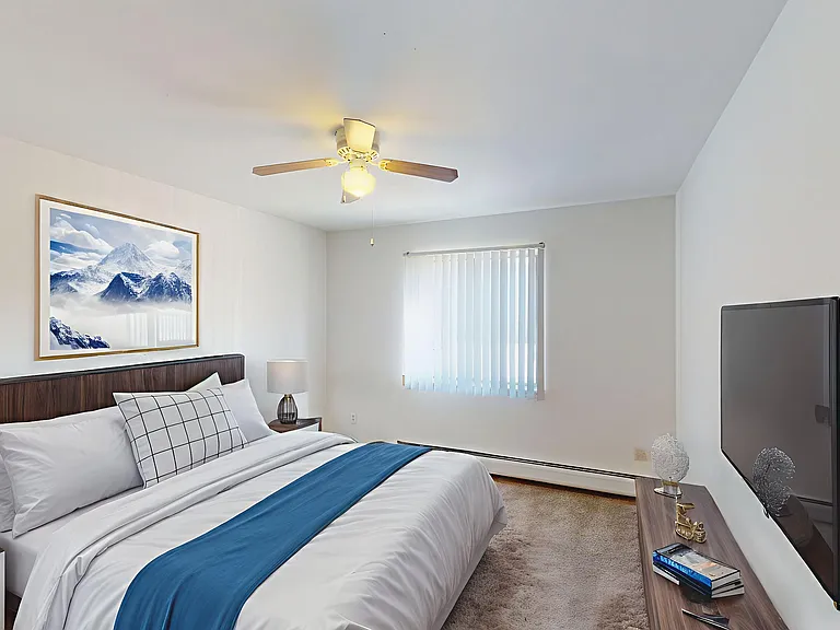 Outer Drive Manor Apartments — Photo 3
