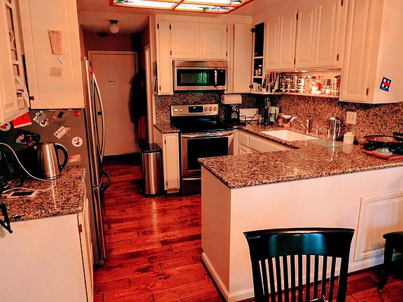 4th image of 131 Southampton Ln #B