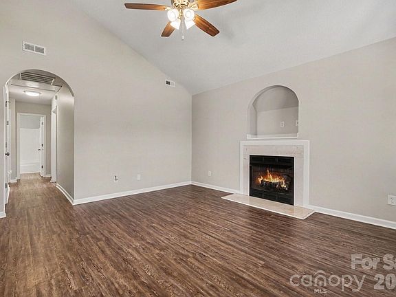 2nd image of 4104 Canyon Creek Ln