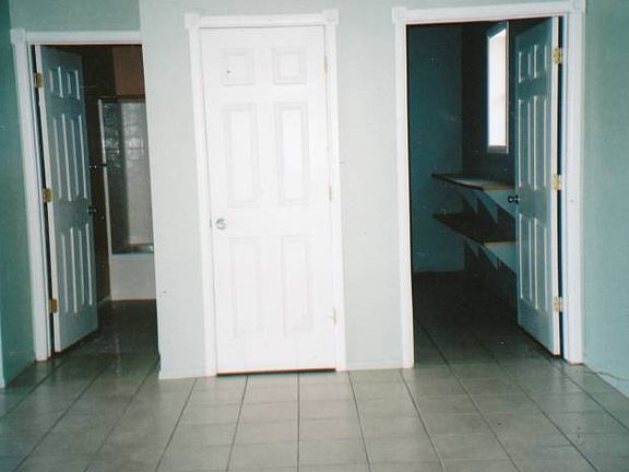 Bathroom/laundry room