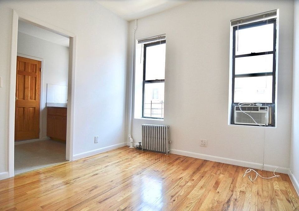 1st image of 80 Mulberry St APT 17