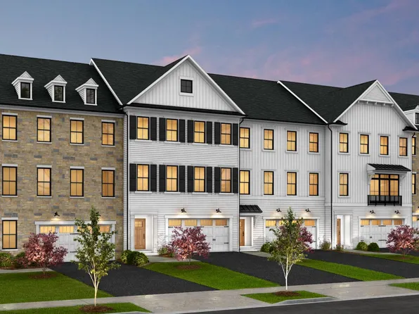 702 Walkers Mill Ln, Wilmington, DE 19807