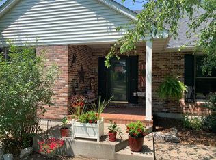 17101 N Route U, Centralia, MO 65240