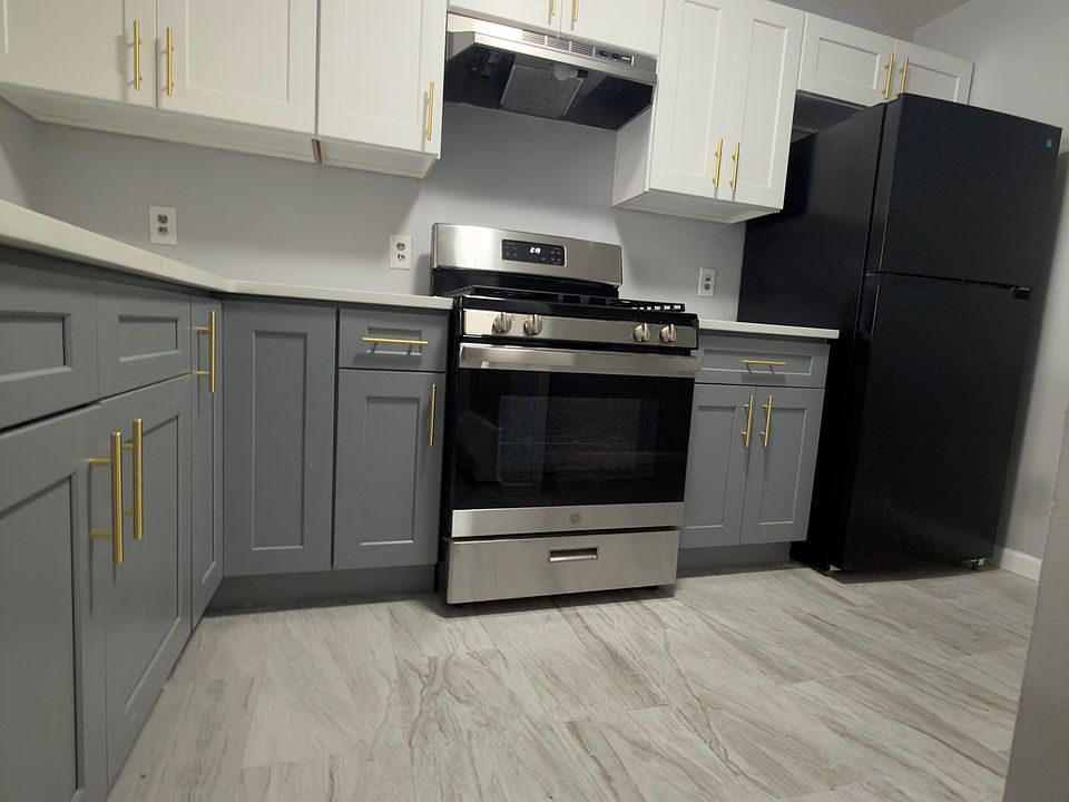 1st image of 176 Dwight St APT 1
