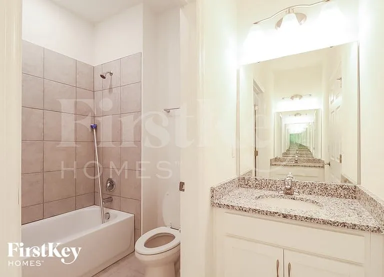 332 Corbel Ln — Photo 12