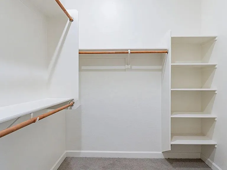 2811 W Pollack St — Photo 16