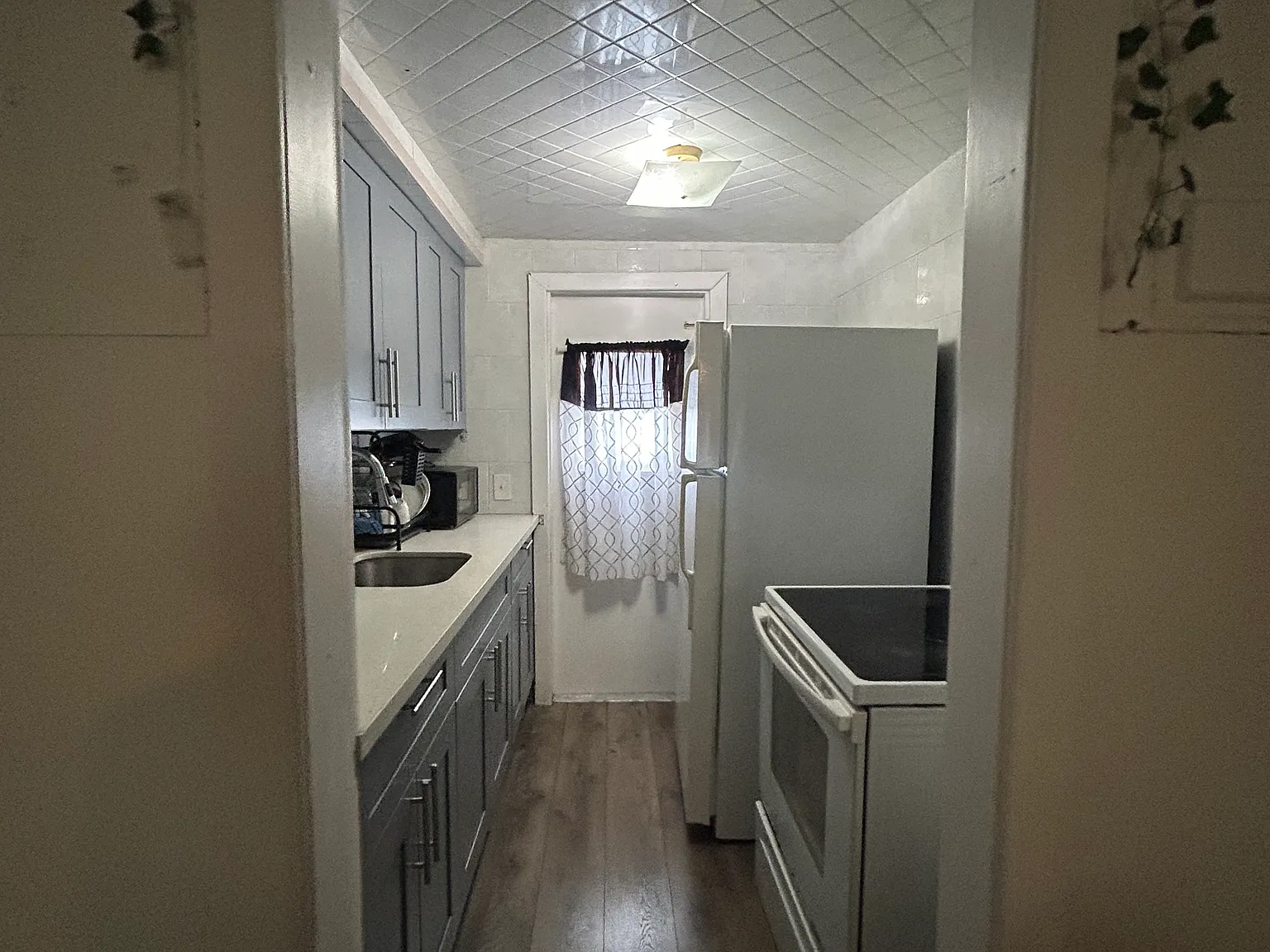 1 bed, 700 sqft, $1,800 — Photo 3