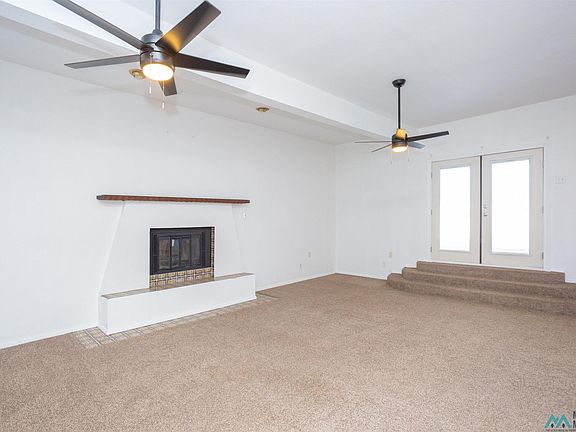 5th image of 907 Hall Dr