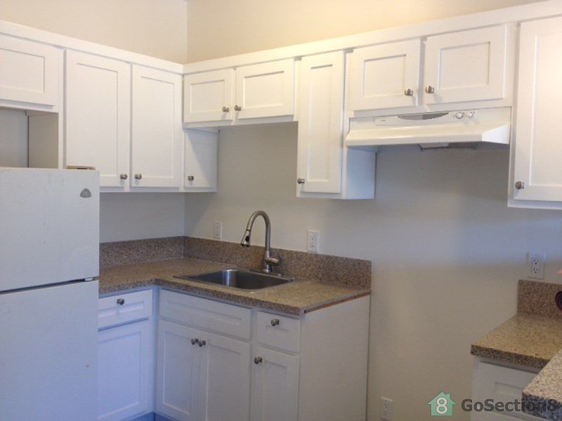 2nd image of 713 W 53rd St APT 1
