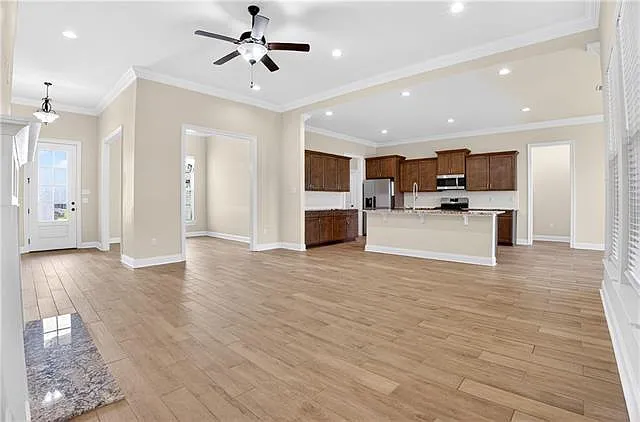 4 bed, 3.0 bath, 2414 sqft, $3,750 — Photo 4