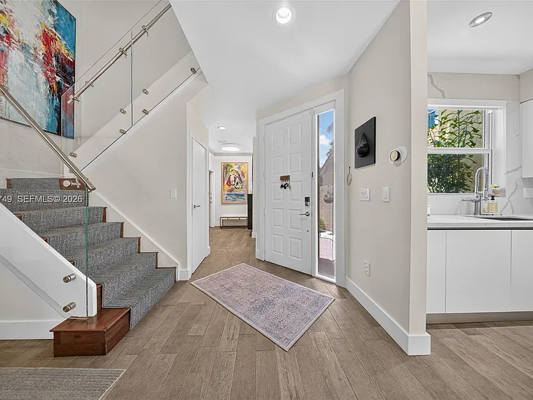 21007 NE 34th Pl #21007 — Photo 3