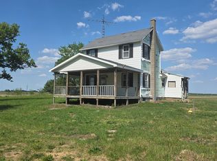903 Sterling Rd, Dixon, IL 61021