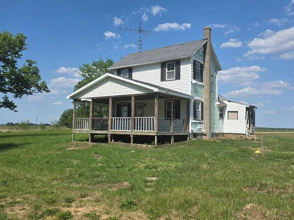 903 Sterling Rd, Dixon, IL 61021