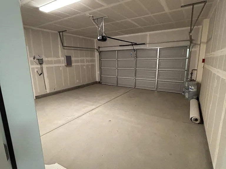 477 Trillium Ct — Photo 3
