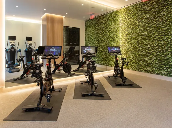 300 East 34th Street image 42 of 47