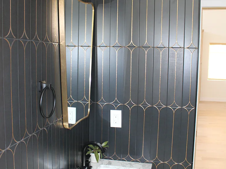 Guest Bathroom 2