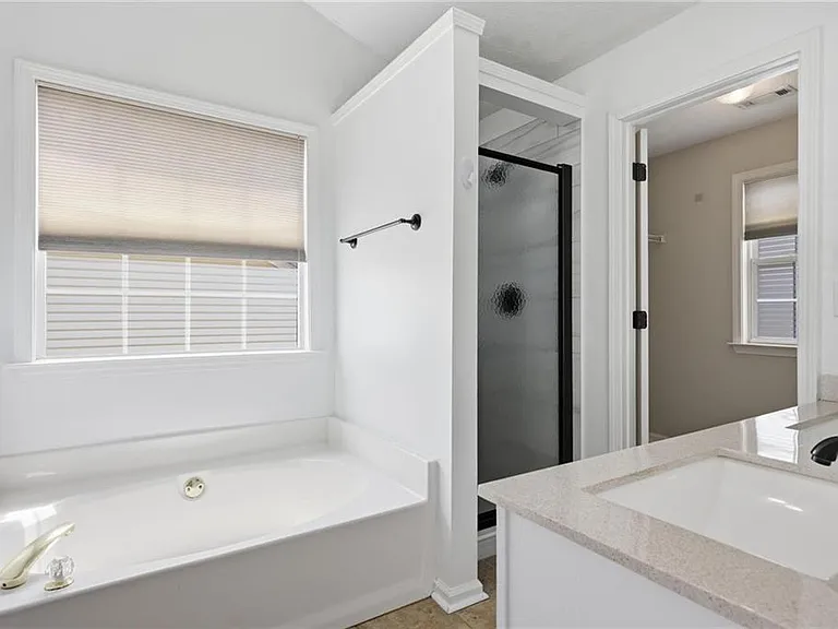 1409 Chardin Dr — Photo 18