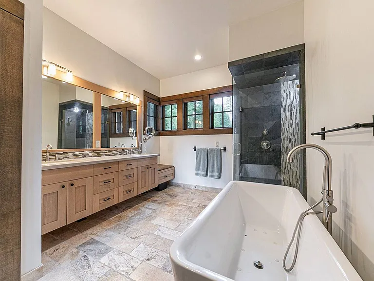 8615 Huntington Ct — Photo 23