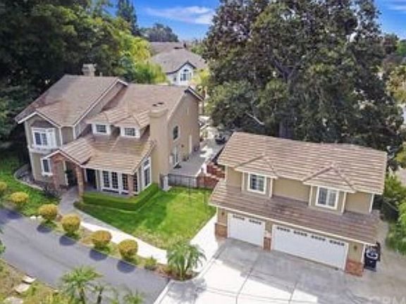 3rd image of 422 S Estate Dr