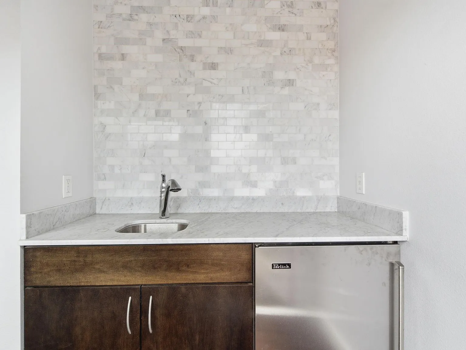2 bed, 2.5 bath, 1896 sqft, $2,650 — Photo 3