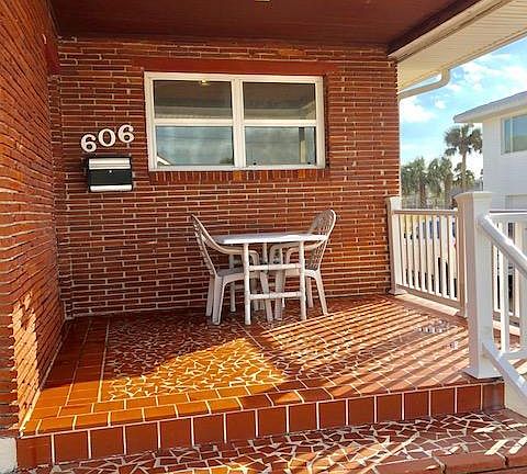 3rd image of 606 Lenox Ave