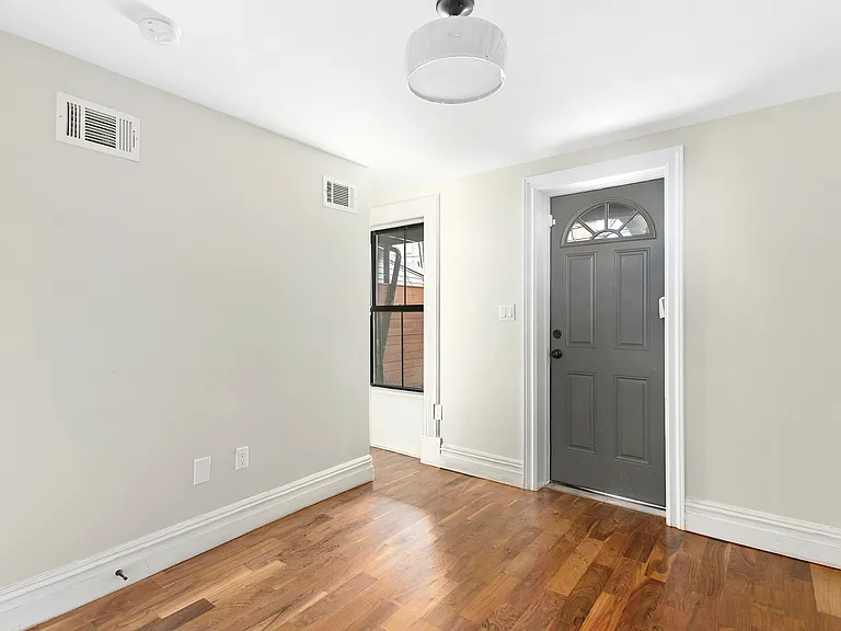 246 Macon St #1 — Photo 4