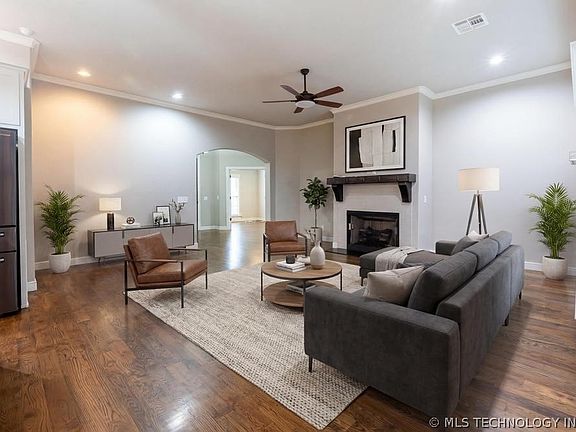 2nd image of 1227 E 133rd Pl