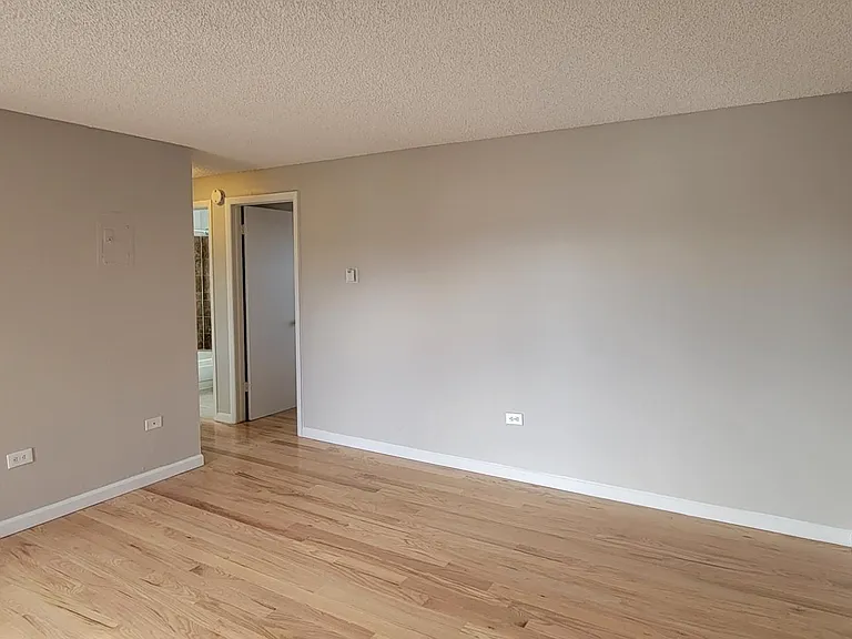 140 S Ogden St — Photo 54