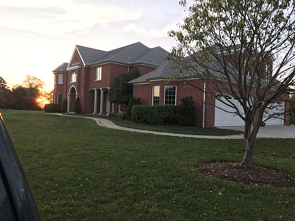 Front view sidewalk entry