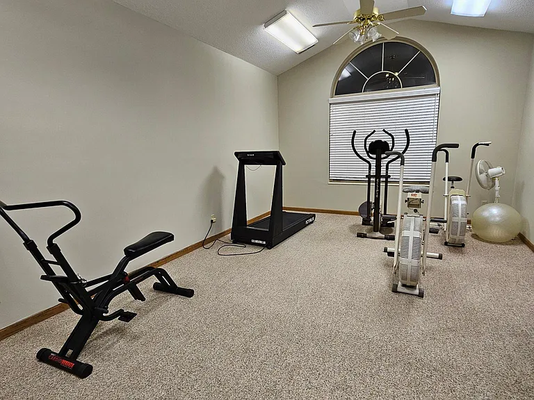 5176 Coventry Ln — Photo 35
