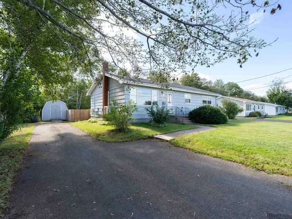 55 Ash Dr, Charlottetown, PE C1A 6X4