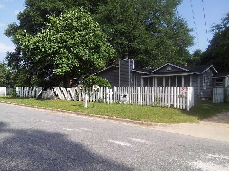 2nd image of 1216 Crawford Dr