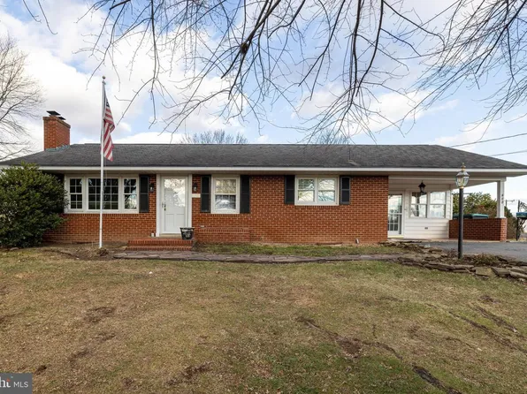 410 W North St, Woodstock, VA 22664